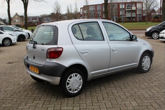 Toyota Yaris - 5 DEURS YORIN STUURBEKRACHTIGING RADIO-CD - 1