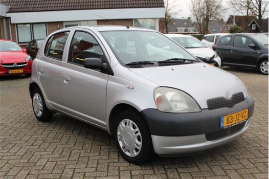 Toyota Yaris - 5 DEURS YORIN STUURBEKRACHTIGING RADIO-CD - 1