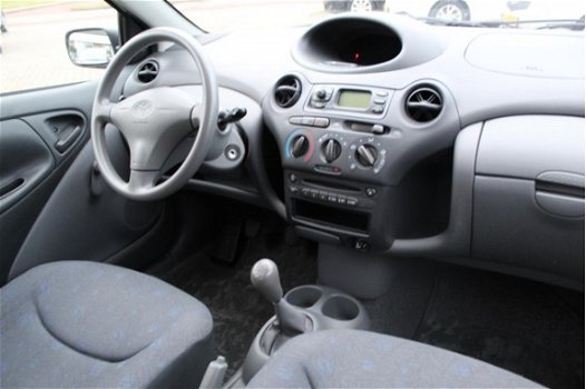 Toyota Yaris - 5 DEURS YORIN STUURBEKRACHTIGING RADIO-CD - 1