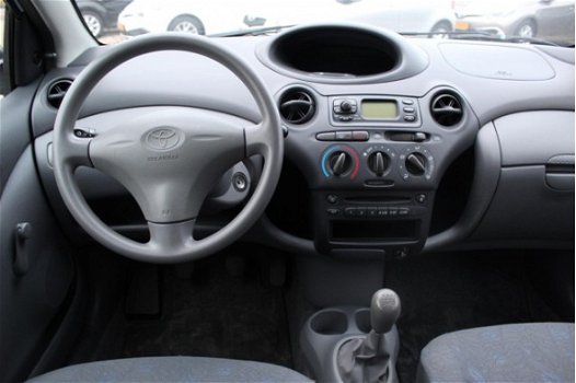 Toyota Yaris - 5 DEURS YORIN STUURBEKRACHTIGING RADIO-CD - 1