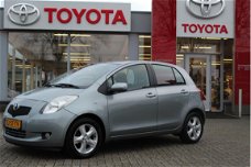 Toyota Yaris - 1.3 5 DEURS AUTOMAAT LUNA CLIMA 15 INCH LM VELGEN