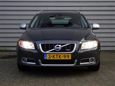 Volvo V70 - T4 180pk R-Edition I Trekhaak I Navigatie I 18