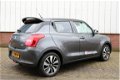 Suzuki Swift - 1.2 Stijl Smart Hybrid | Navigatie | Adaptieve Cruise Control | Dakspoiler - 1 - Thumbnail