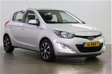 Hyundai i20 - 1.2i 85pk i-Motion |Lichtmetaal |Airco |Trekhaak