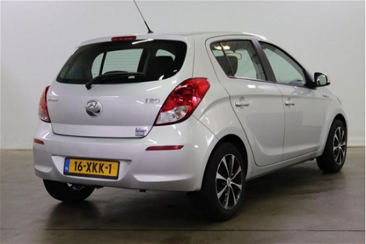 Hyundai i20 - 1.2i 85pk i-Motion |Lichtmetaal |Airco |Trekhaak - 1