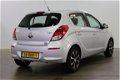 Hyundai i20 - 1.2i 85pk i-Motion |Lichtmetaal |Airco |Trekhaak - 1 - Thumbnail