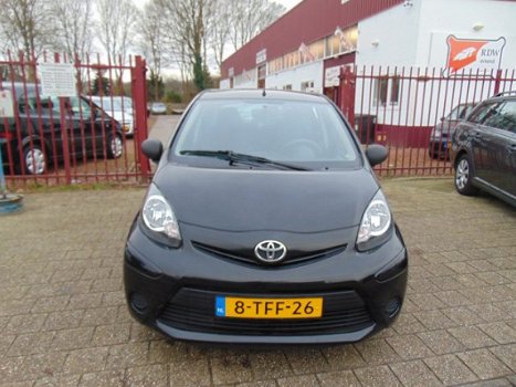 Toyota Aygo - 1.0 VVT-i 5D Now - 1