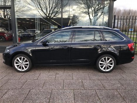 Skoda Octavia Combi - 1.6 TDI 110PK Style DSG Aut. Panorama Xenon Leder Navi - 1