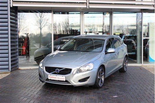 Volvo V60 - 2.4 D6 AWD PLUG-IN HYBRID Pure Limited - 1