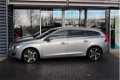 Volvo V60 - 2.4 D6 AWD PLUG-IN HYBRID Pure Limited - 1 - Thumbnail