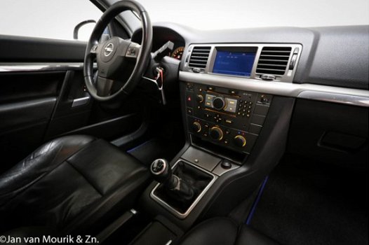 Opel Vectra GTS - 1.8-16V Executive | LEDER | CLIMA | CRUISE | NAVI | PDC | 17