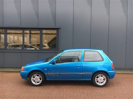 Toyota Starlet - 1.3 16v Blue STUURBEKR./TREKHAAK/1JAARAPK - 1