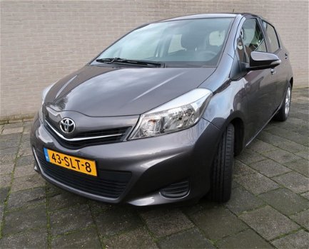 Toyota Yaris - 1.3 16v VVT-i 5-Drs Aspiration I AUTOMAAT I AIRCO I NAVI I TREKHAAK I - 1