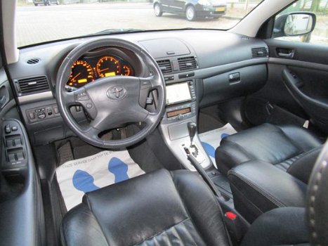Toyota Avensis Wagon - 2.0 VVTi Luna Business LEER NAVI - 1