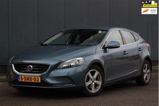 Volvo V40 - 1.6 D2 Momentum Navigatie/Parkeersensor/Winterset/1e eigenaar - 1