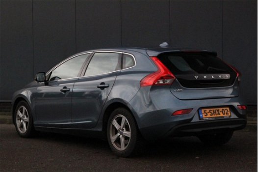 Volvo V40 - 1.6 D2 Momentum Navigatie/Parkeersensor/Winterset/1e eigenaar - 1