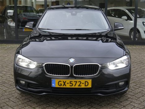 BMW 3-serie - 318i 136pk Automaat *Navigatie* Eerste eigenaar* BTW Auto* Camera - 1