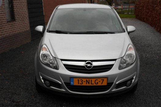 Opel Corsa - 1.2-16V '111' Edition - 1