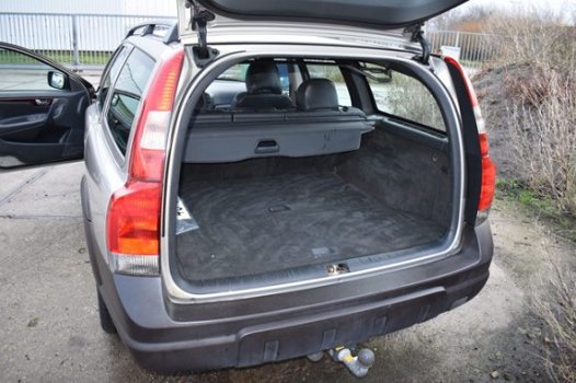 Volvo V70 Cross Country - 2.4 T Comfort Line - 1