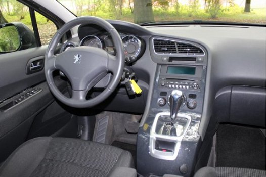 Peugeot 5008 - 1.6 e-HDi Automaat, 7-persoons - 1