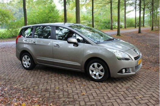 Peugeot 5008 - 1.6 e-HDi Automaat, 7-persoons - 1