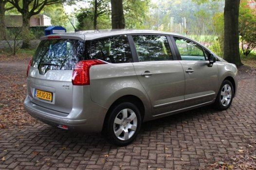 Peugeot 5008 - 1.6 e-HDi Automaat, 7-persoons - 1