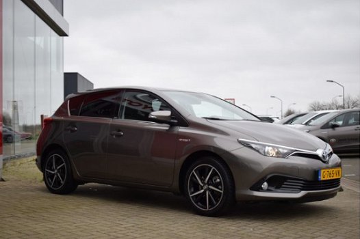 Toyota Auris - 1.8 Hybrid Dynamic 122pk Automaat | Stoelverwarming | Navigatie | Cruise control | Tr - 1