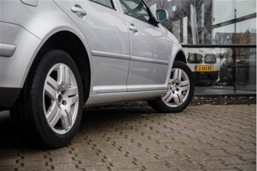 Volkswagen Bora - 2.0 Comfortline , Lichtmetalen wielen, Elektrisch verstelbare buitenspiegels, - 1