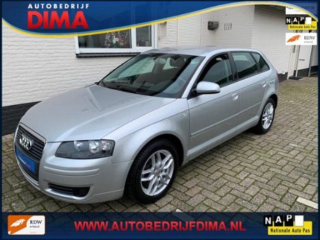 Audi A3 Sportback - 1.6 FSI Ambiente / ECC/ PDC/ Cruise Control - 1