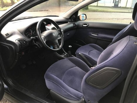 Peugeot 206 - 1.4-16V Gentry 13 mnd APK, Airco, Cruise, Elektr. pakket - 1