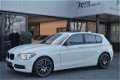 BMW 1-serie - 118i Sport Aut. Navi|Dak|Xenon|PDC Wit - 1 - Thumbnail