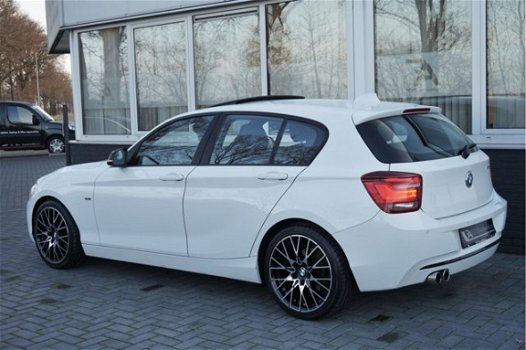 BMW 1-serie - 118i Sport Aut. Navi|Dak|Xenon|PDC Wit - 1