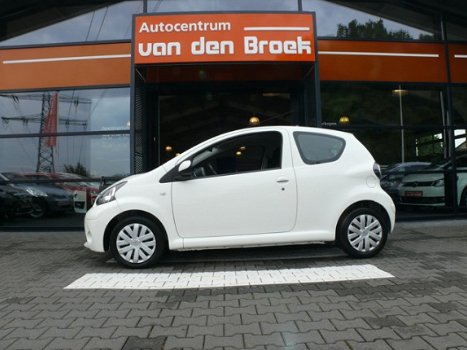 Toyota Aygo - 1.0 VVT-i Comfort Airco Led/Dag Rij Verlichting Elec Pakket Nieuwe Apk - 1