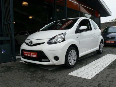 Toyota Aygo - 1.0 VVT-i Comfort Airco Led/Dag Rij Verlichting Elec Pakket Nieuwe Apk - 1