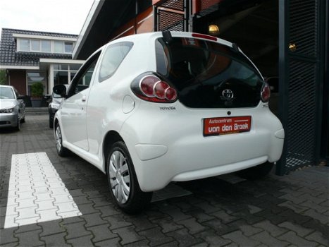 Toyota Aygo - 1.0 VVT-i Comfort Airco Led/Dag Rij Verlichting Elec Pakket Nieuwe Apk - 1