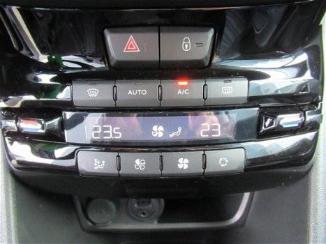 Peugeot 208 - 1.2 VTi Allure / Cruise / Clima / Pdc / Chrome / Stoelverw. / Half Leder / Lmv - 1