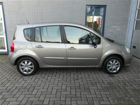 Renault Grand Modus - 1.6-16V Night & Day Automaat Airco Inclusief afleveringskosten - 1