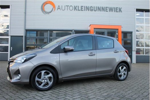 Toyota Yaris - 1.5 Hybrid Lease NAVI / CAMERA / ALL-SEASON BANDEN - 1