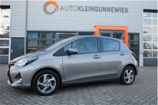 Toyota Yaris - 1.5 Hybrid Lease NAVI / CAMERA / ALL-SEASON BANDEN