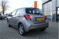 Toyota Yaris - 1.5 Hybrid Lease NAVI / CAMERA / ALL-SEASON BANDEN - 1 - Thumbnail