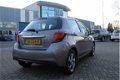 Toyota Yaris - 1.5 Hybrid Lease NAVI / CAMERA / ALL-SEASON BANDEN - 1 - Thumbnail