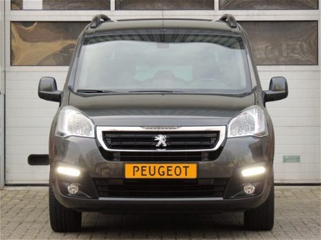 Peugeot Partner Tepee - 1.2 PURE TECH 110PK AIRCO ECC CAMERA TREKHAAK PDC VOOR+ACHTER - 1