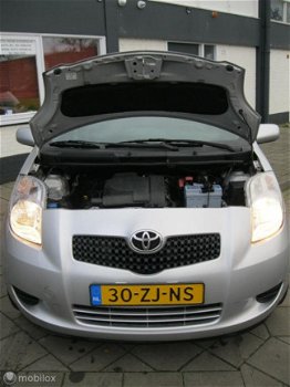 Toyota Yaris - 1.0 VVTi Idols 2EIG AIRCO/LEDER/N.A.P. KM-GARANTIE ✔️ - 1