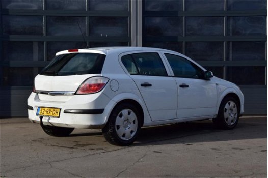 Opel Astra - 1.9 CDTi Essentia * 5 DEURS * AIRCO * EXPORT - 1