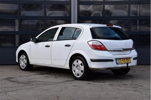 Opel Astra - 1.9 CDTi Essentia * 5 DEURS * AIRCO * EXPORT - 1