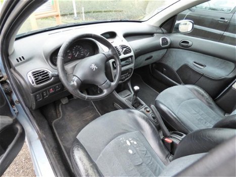 Peugeot 206 - 1.6 16V 5D Gentry - 1