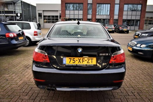 BMW 5-serie - 523i Business Line NAVI | PARKEERSENSOREN | CLIMATE CONTROL | CRUISE CONTROL | ELEKTRI - 1