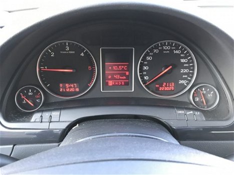 Audi A4 - 1.9 TDI Pro Line MT - 1