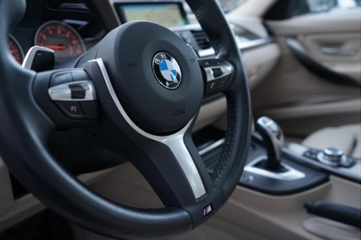 BMW 3-serie - 320i Upgrade Edition Aut. M-Sport Modern -Leder-Navigatie-Schuifdak-Xenon-LED-18
