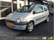 Renault Twingo - 1.2 airco/nw apk/el.ramen/NAP/centr.dv - 1 - Thumbnail